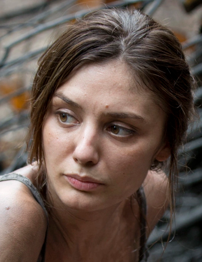 http://vignette1.wikia.nocookie.net/walkingdead/images/6/65/Season_six_sherry.png/revision/latest?cb=20151116235600