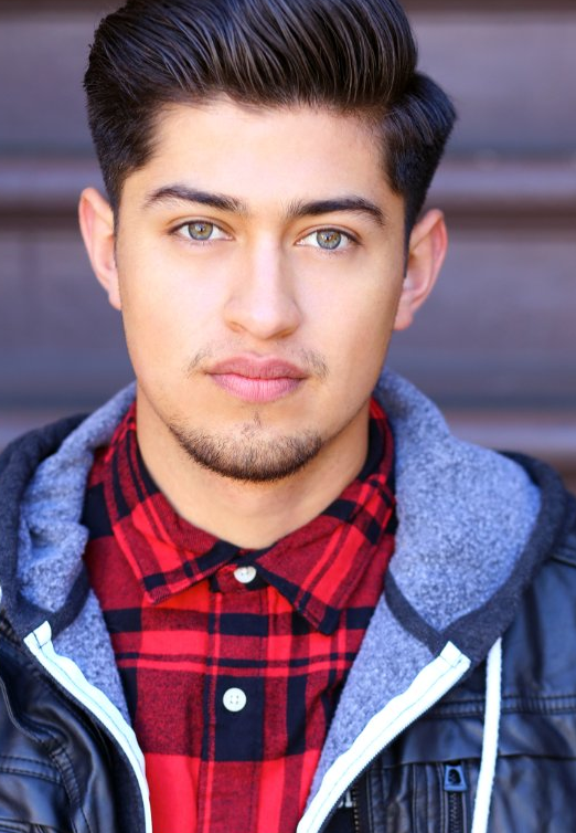 Ruben Carbajal earned a million dollar salary, leaving the net worth at 0.5 million in 2017