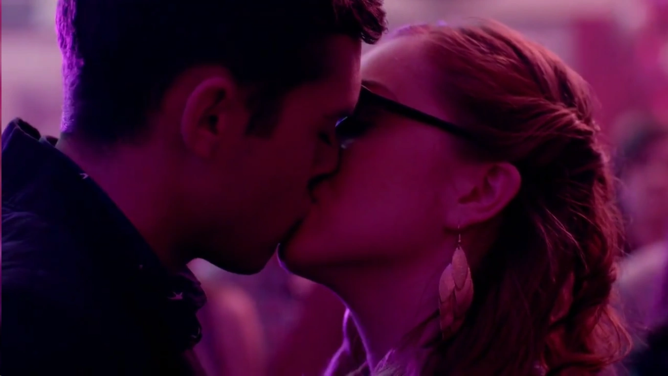 Louisa Connolly Burnham desktop Wallpapers