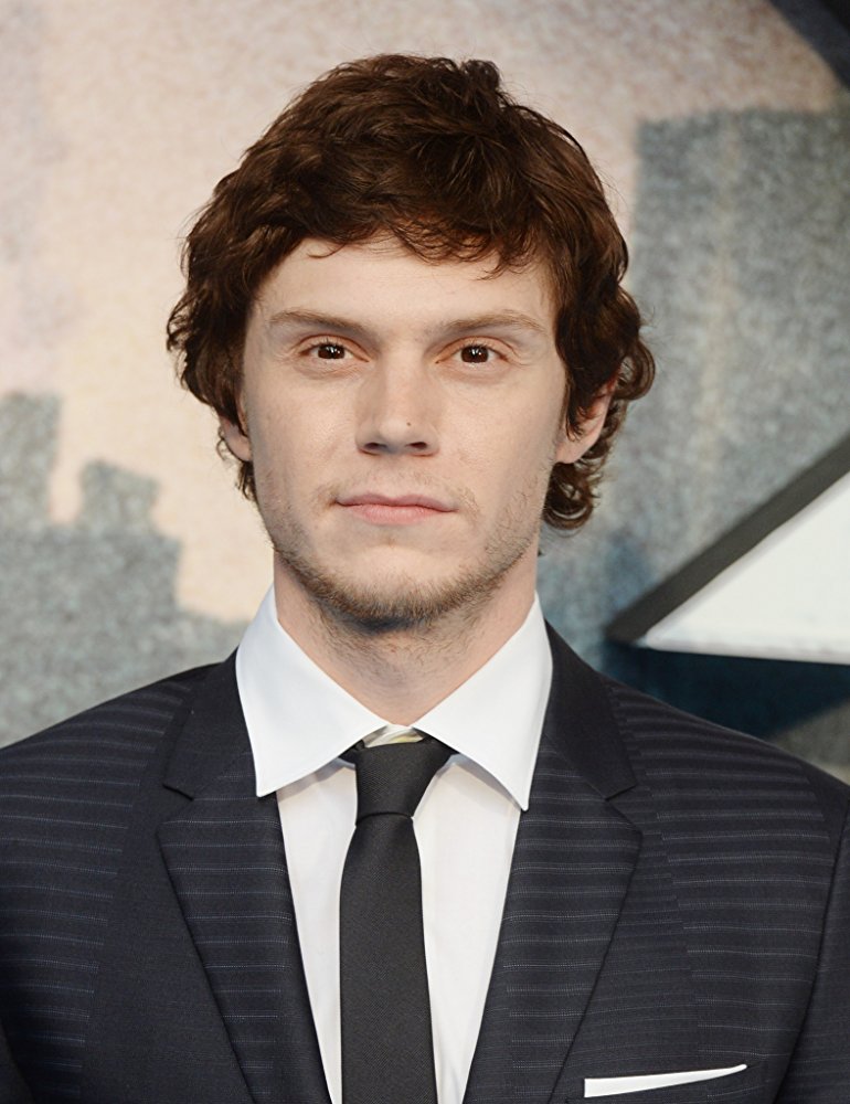 Evan Peters Set To Return For FX's "American Horror Story Hotel" The