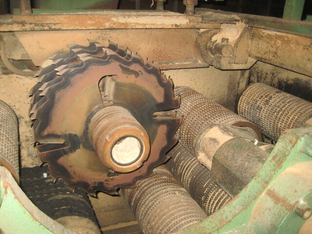 File:Industrial Cleaving Saws.jpg