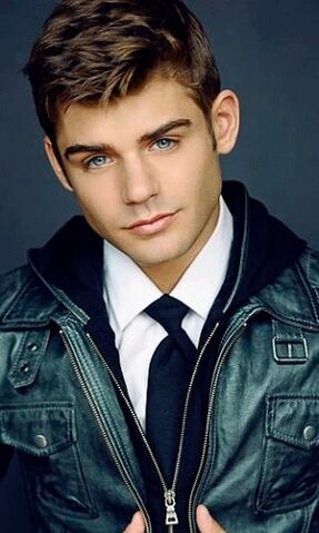 File:Garrett-clayton-live-wallpaper-1-4-s-307x512.jpg