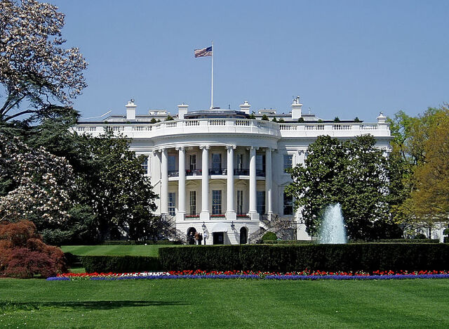 File:800px-WhiteHouseSouthFacade.jpg