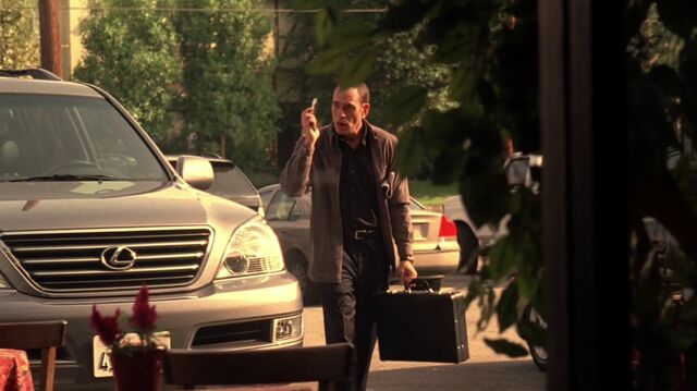 File:4x03 Navi cafe.jpg