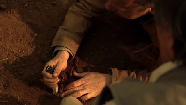File:7x00 Jack with knife.jpg