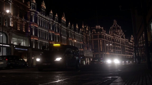 File:Knightsbridge.jpg