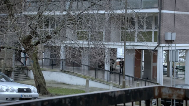 File:9x02 Council Estate 1.jpg