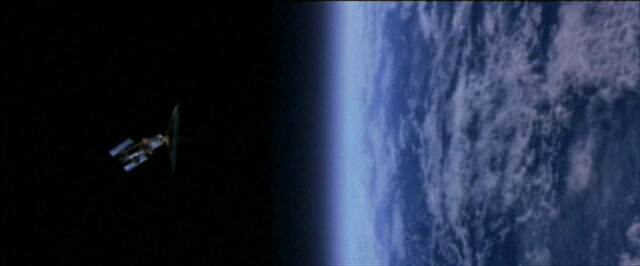 File:1x01 Earth.jpg