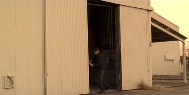 File:5x05 Hangar BB.jpg