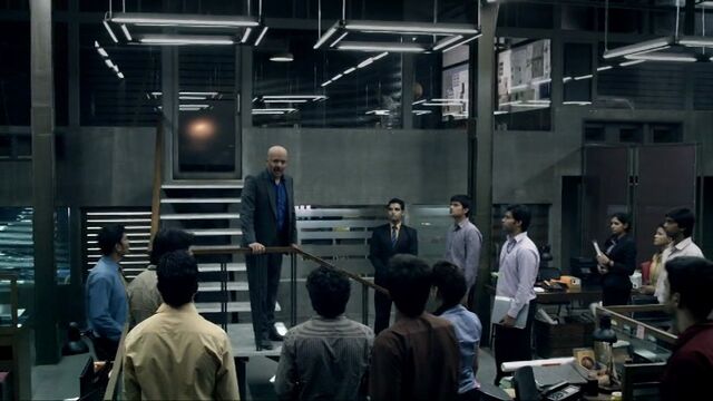 File:In1x04 Gill addresses staff.jpg