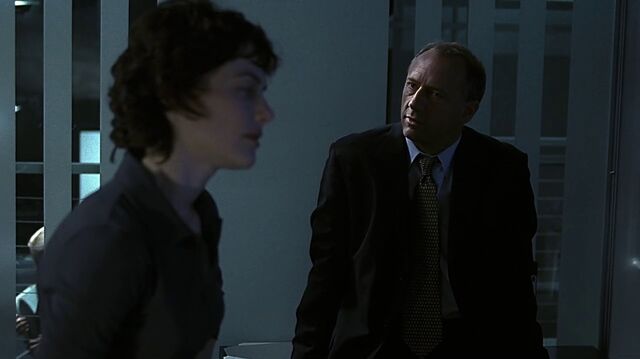 File:1x23 George in office.jpg