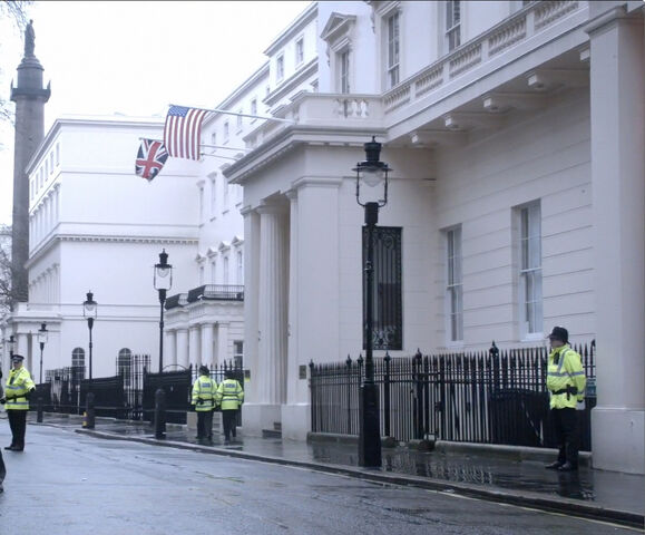 File:9x01 Willoughby House.jpg