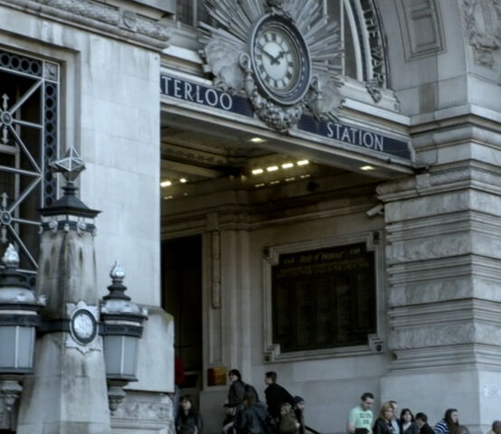 File:9x03Waterloo.jpg