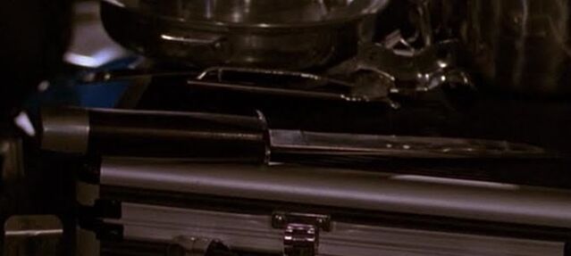 File:2x13 knife.jpg
