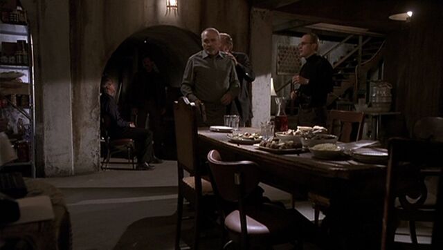 File:1x22 Nikola's interior.jpg