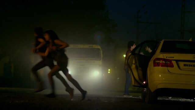 File:In1x03 Kiran escape.jpg