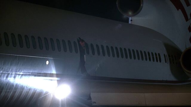 File:5x21 plane exterior.jpg