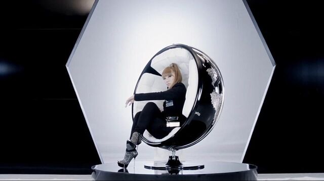 File:CL-AND-MINZY-I-AM-THE-BEST-cl-and-minzy-23247953-1024-574.jpg