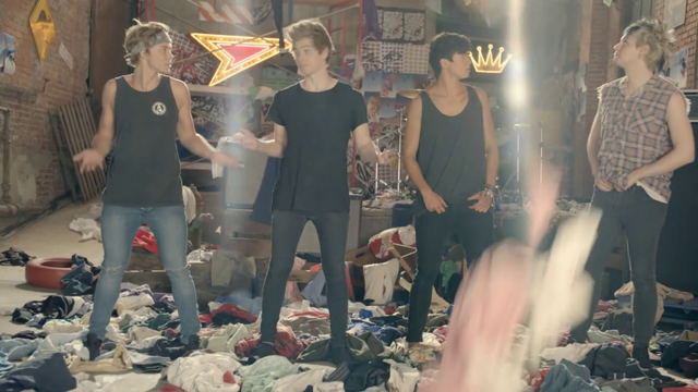 File:5 Seconds of Summer - She Looks So Perfect - 5 Seconds of Summer Wiki (173).png
