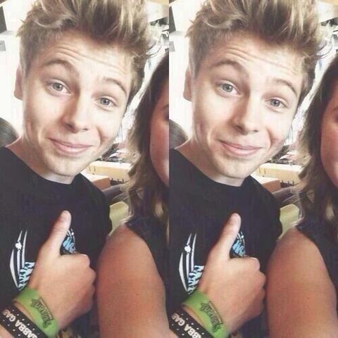 File:Tumblr static lukey-luke-hemmings-35346546-500-500.jpg