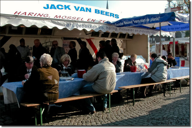 Datei:Wochenmarkt-in-vaals-niederlande-1555.jpg