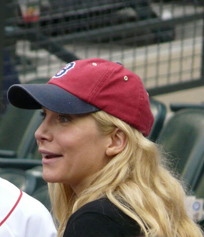 File:Elizabeth Mitchell game.jpg