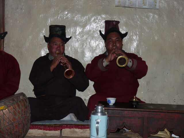 File:Basgo-surna players.jpg