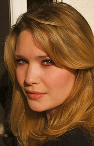 File:Sarah j. Maas.jpeg