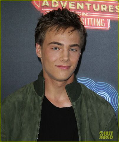 File:Sabrina-carpenter-sofia-carson-kevin-quinn-adventures-in-babysitting-premiere-19.jpg