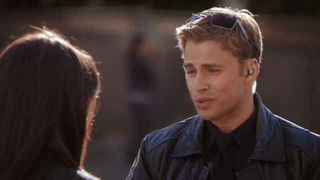 File:Officer James (5).png