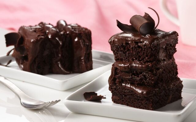File:A picture of cake.jpg