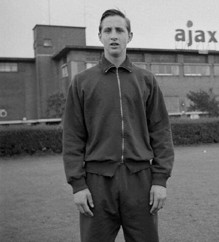 Bestand:1964)JohanCruyff.jpg
