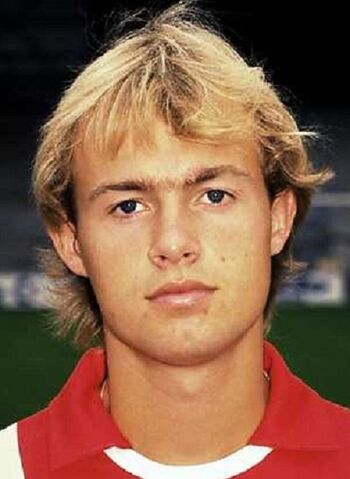 Bestand:1988)MarcelKeizer.jpg