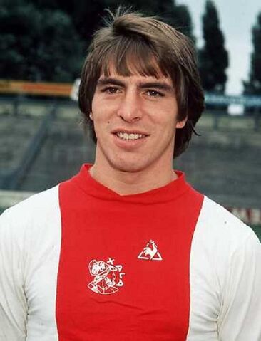Bestand:1974)DusbabaAjax.jpg