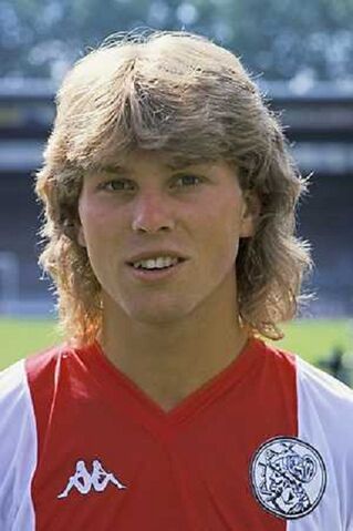 Bestand:1986)FrankVerlaat.jpg