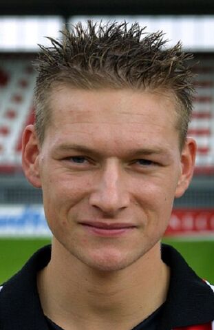 Bestand:1999)John nieuwenburg.jpg