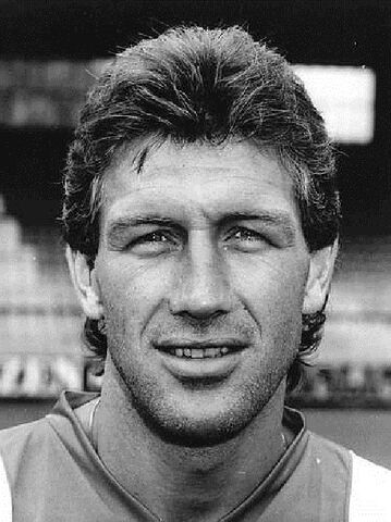 Bestand:1984)SpelbosAjax.jpg
