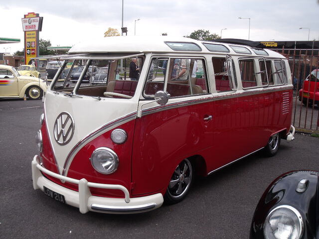 File:Assorted snaps 930.jpg