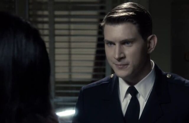 File:1x06 hauser.jpg