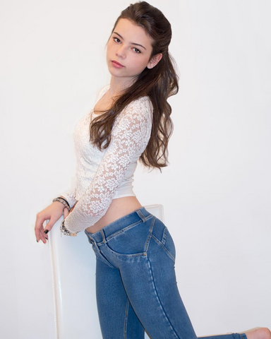 File:Eleonora (1).png