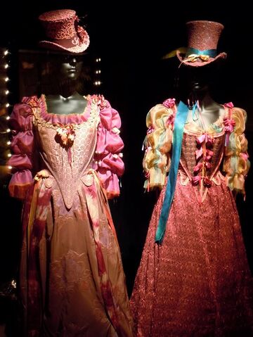 File:Hatter women.jpg