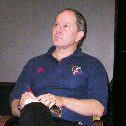 Plik:AlanDeanFoster2007-05-26.jpg