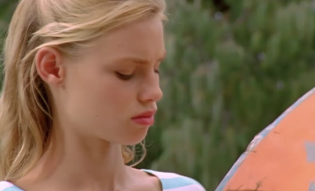File:Zoey and her board.png