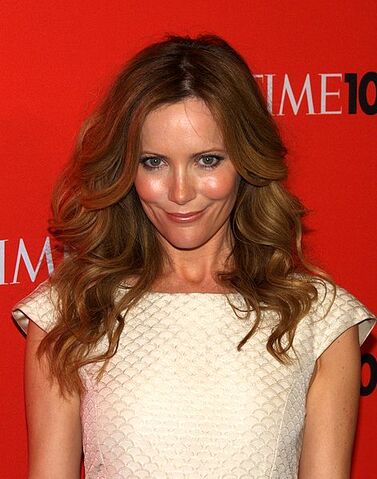 File:LeslieMann.jpg