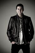 Kinopoisk.ru-Emmett-Skilton-2046224
