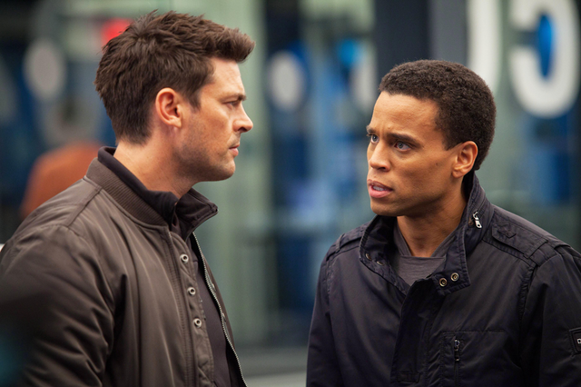 File:Almost human-pilot-04.png
