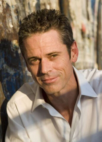 File:C thomas howell x.jpg