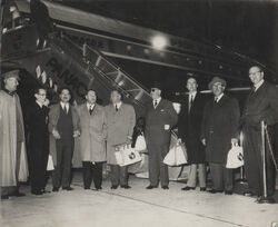Julio Subercaseaux, junto a otros parlamentarios.jpg