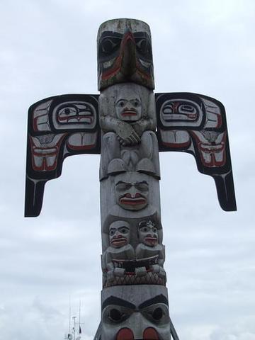 File:Alaskan Totem Pole.png