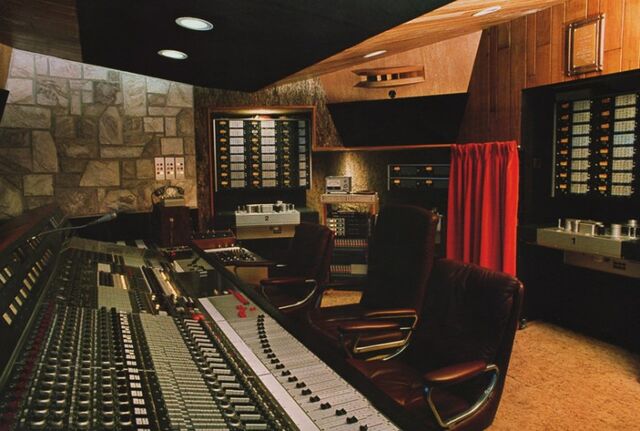 File:Mountain Studios.jpg